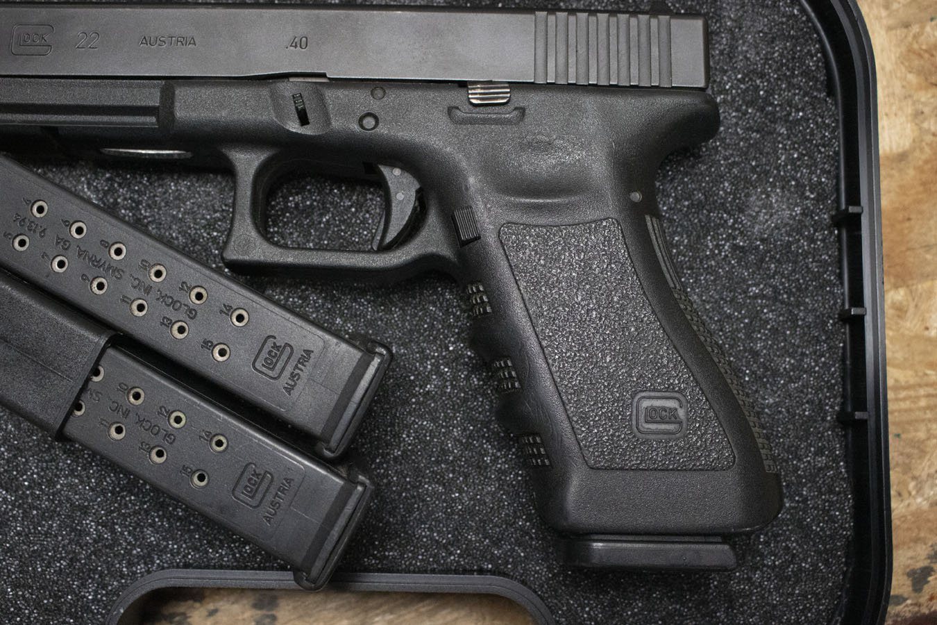 GLOCK 22 Gen3 40 S&W Police Trade-In Pistol with Three Magazines and Case